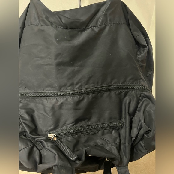 PUMA Black Nylon Gym/Overnight Shoulder Bag- Large (Pre-loved) - Picture 13 of 16